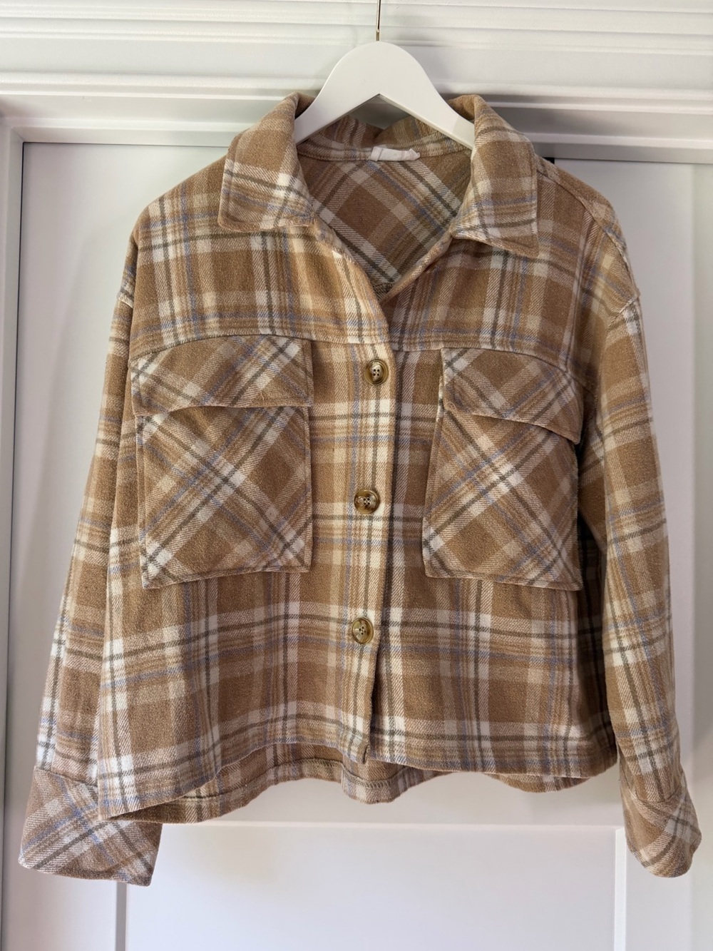 Vestique Plaid Shacket Jacket Womens Medium Neutral Button Front Overshirt